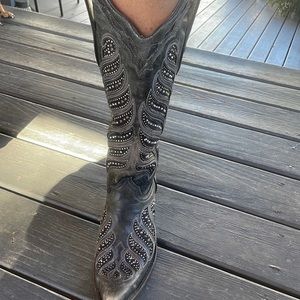Black with rhinestones.   Corral women’s boots size 8.5